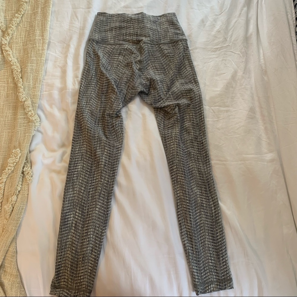 Lululemon snake print Luon leggings